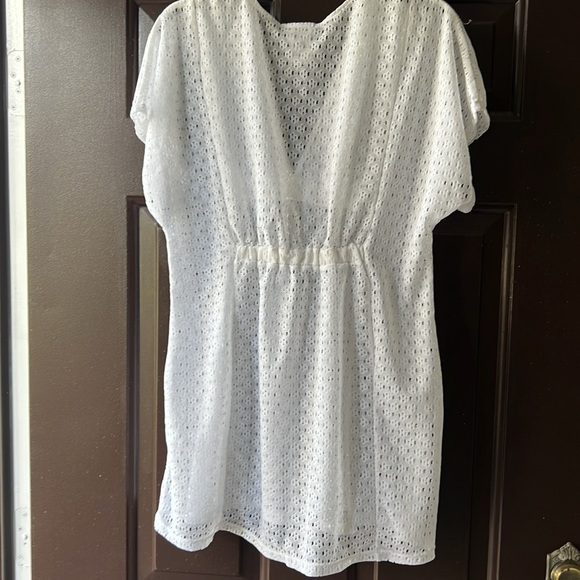 Jaclyn Smith Cover Up - Picture 2 of 4